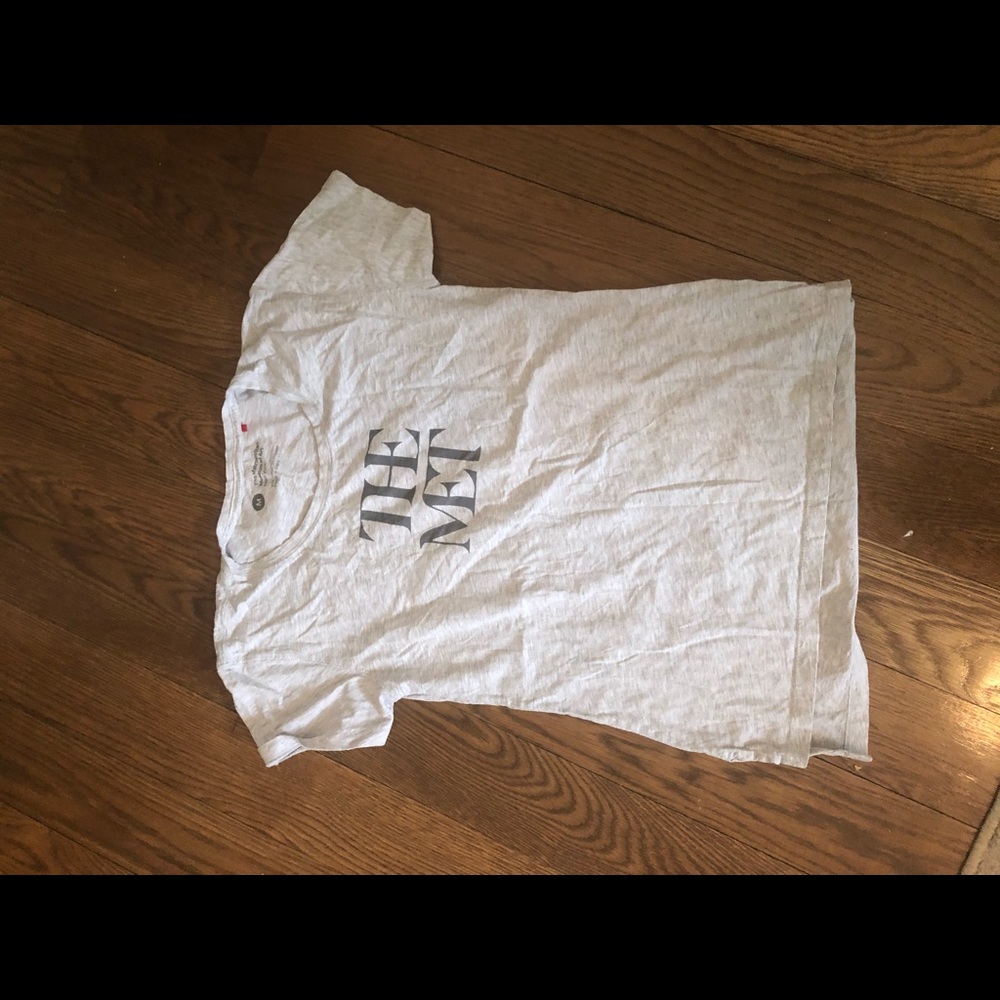 2 V neck T-shirt, MET Museum